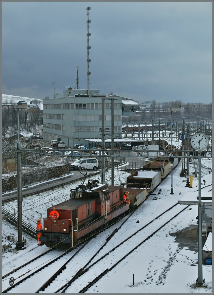 Da nur in grossen Rangierbahnhfen  zu Hause  sind Bilder der Ee 6/6 nicht sehr oft zu sehen.
Hier die Ee 6/6 16815 in Lausanne Triage am 15. Jan. 2013