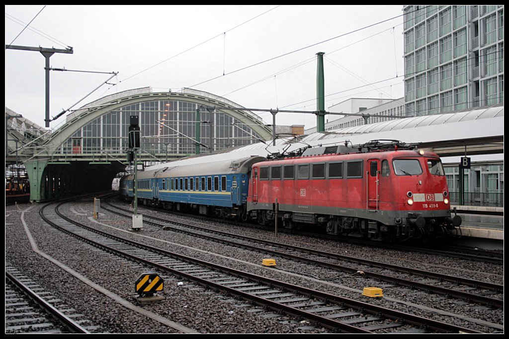 DB 115 459-0 mit dem D1248/D440 aus Saratov 1P/Kiev Pass im Endbahnhof (Berlin Ostbahnhof, 13.03.2010)