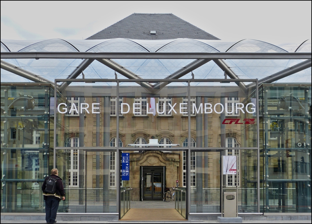 Der Eingang zur neuen Halle des Bahnhofs von Luxemburg Stadt. 23.09.2012 (Jeanny)
