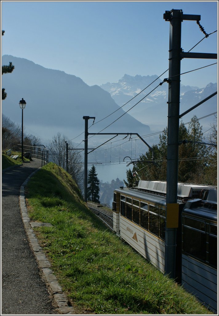 Der Versuch die Rochers-de-Naye Bahn und das Chteau Chillon auf einem Bild zu vereinigen.
(14.03.2012)