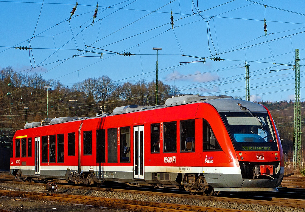 Dieseltriebwagen 648 201 / 701 (Alstom Coradia LINT 41) der DreiLnderBahn als RB 95 (Au/Sieg-Siegen-Dillenburg), am 13.01.2013 kurz vor der Einfahrt in den Bahnhof Betzdorf/Sieg.