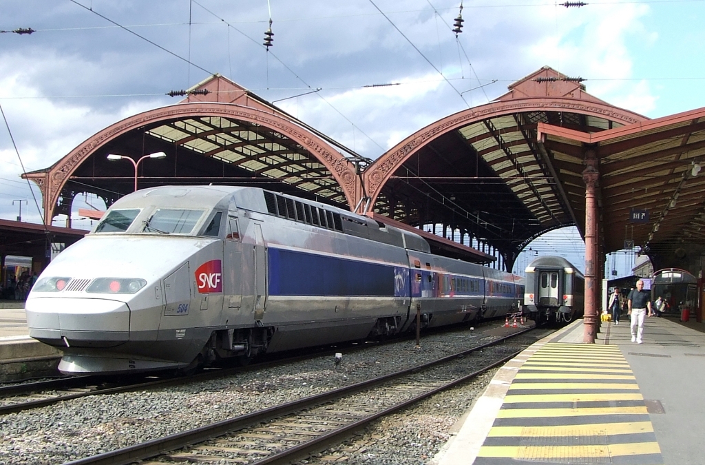Ein TGV Rseau 504 im Bahnhof Straburg (Gare de Strasbourg) am 19.07.2008.