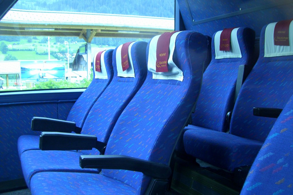 Erste Klasse Sitze im Golden Pass Express. (03.08.2007 Zweisimmen)