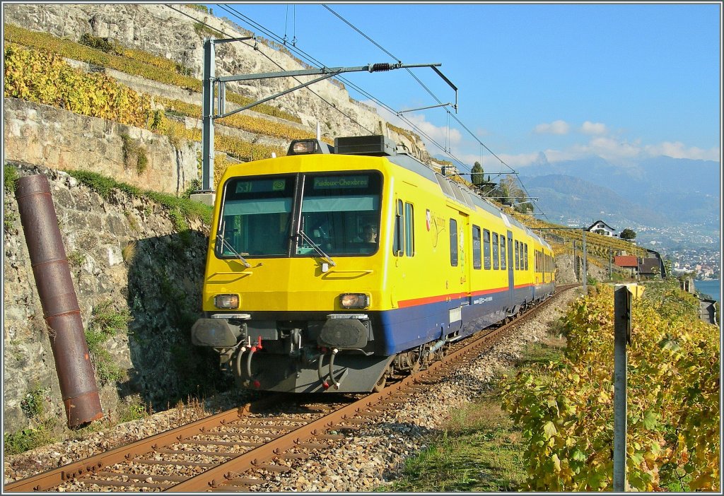 Hier noch zwei ltere (und leicht nachbearbeitete) Bilder des Train des Vignes. 
19. Okt. 2007