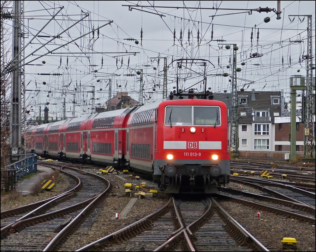 Mit dem am 22.12.2012 in den Hauptbahnhof von Kln einfahrenden Rhein-Sieg-Express mchten wir allen ein frohes und glckliches Jahr 2013 wnschen. Hans und Jeanny 
