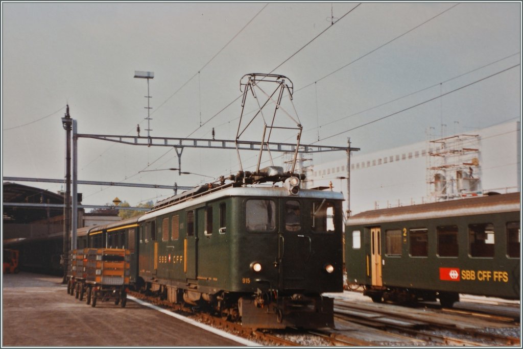 SBB Brnigbahn Deh 4/6 915 in Luzern.
16. Mai 1985 