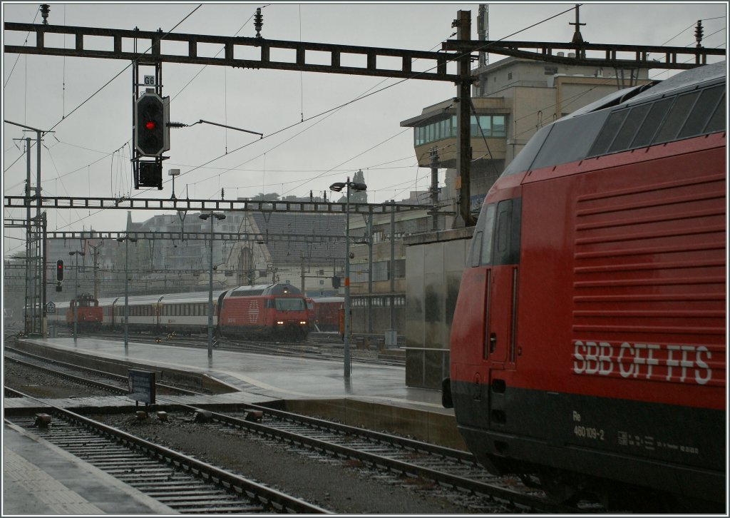 Wie gut ist die Bahn ziemlich Wasserdicht...
Re 460 mit IR in Lausanne am 12. Juni 2012