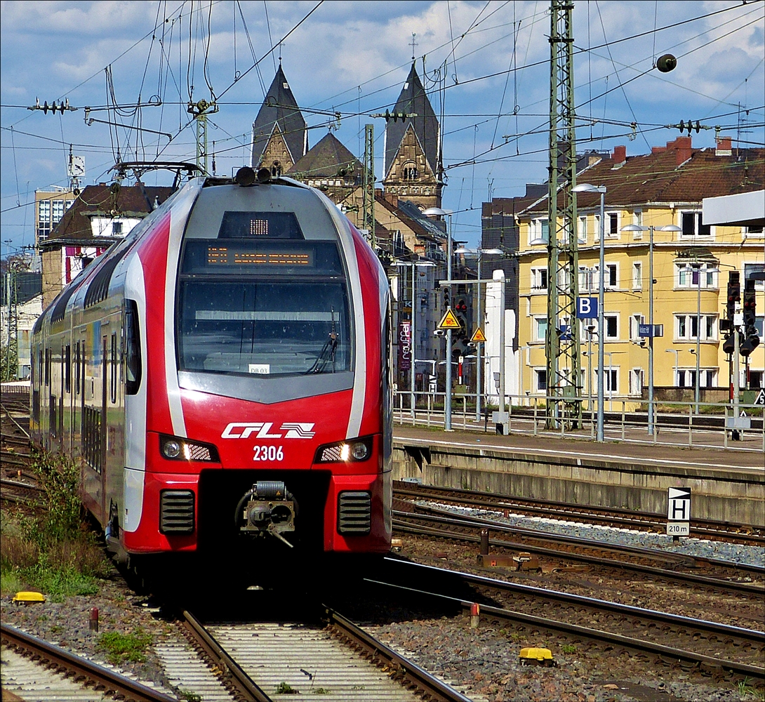 . CFL 2306 kommt von Düsseldorf über Köln in den Bahnhof von Koblenz eingefahren, nachdem der Lokführer den Führerstand gewechselt hat fährt der Zug in Richtung Trier nach Luxemburg zurück.  14.04.2018 (Hans)