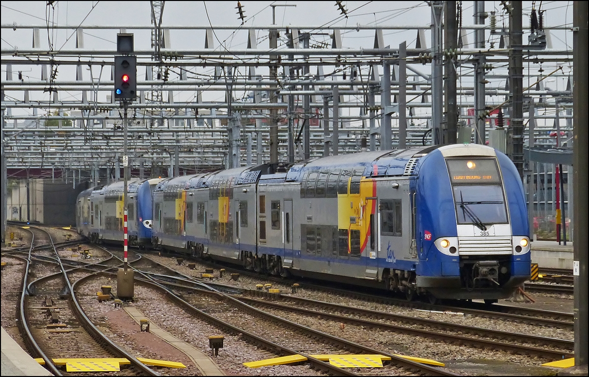 . Computermuse im Doppelpack - Am 12.10.2013 fhrt eine Doppeleinheit Z 24500 (TER 2N NG) in den Bahnhof von Luxemburg Stadt ein. (Hans)