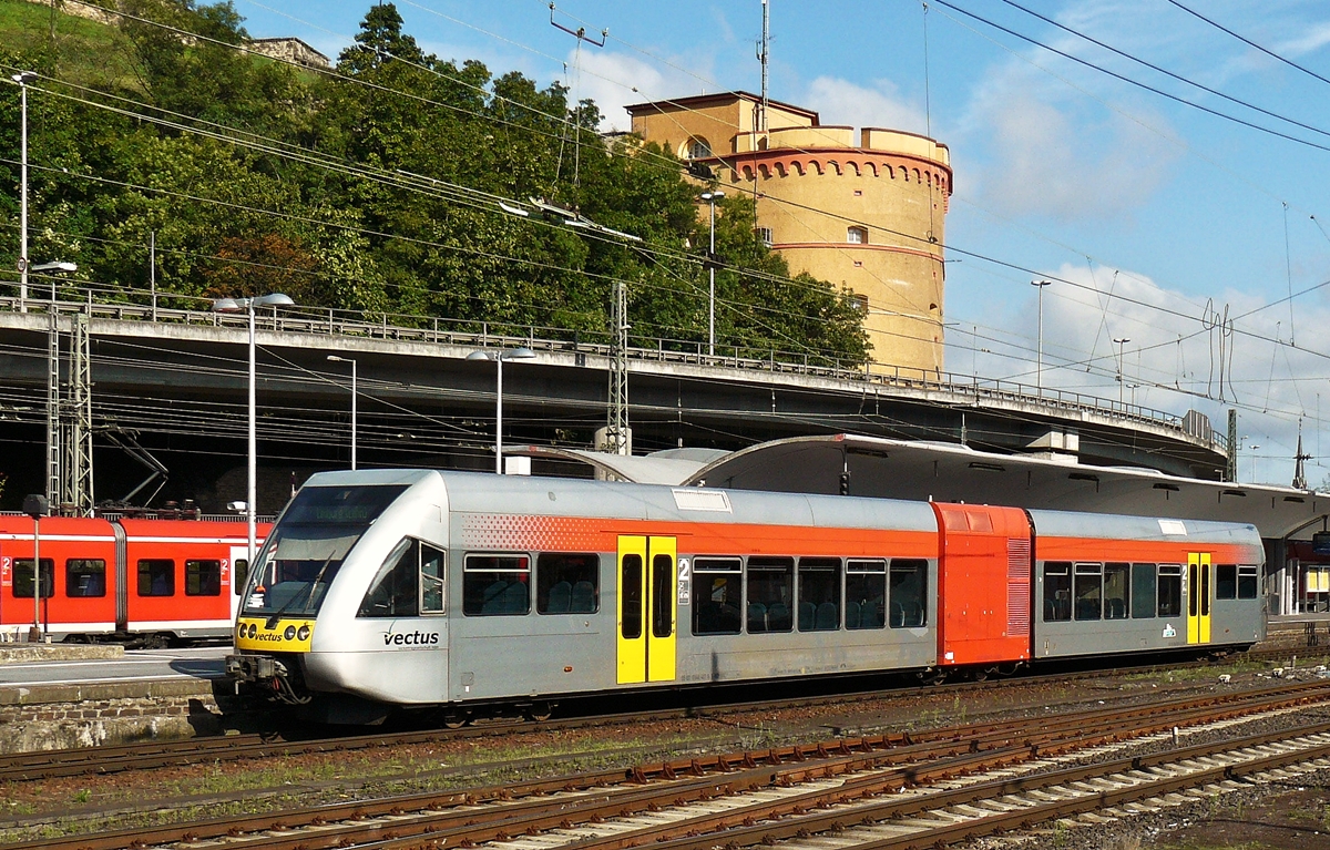 . Der Vectus Stadler GTW 2/6 (95 80 0646 401 6 D-HEB) nach Limburg (Lahn) war am 10.09.2010 im Hauptbahnhof von Koblenz abgestellt. (Hans) 