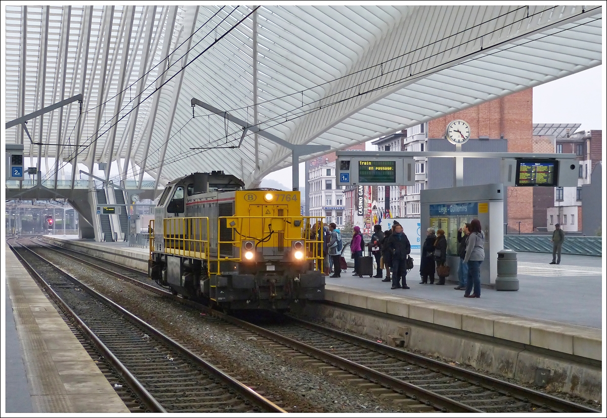 . Nach getaner Schubarbeit durchfhrt die HLD 7764 den Bahnhof Lige Guillemins, um zum Dpot zurchzukehren. (Hans)