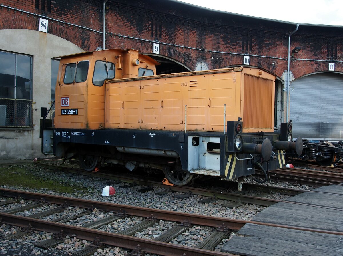 102 258-1 im Sächsischen Eisenbahnmuseum in Chemnitz am 19.04.2017.