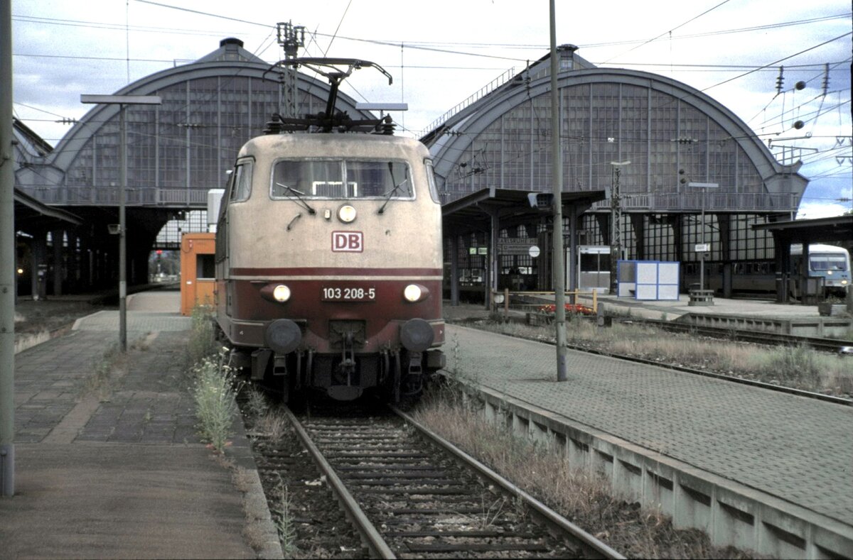 103 208-5 in Karlsruhe am 06.07.1999.