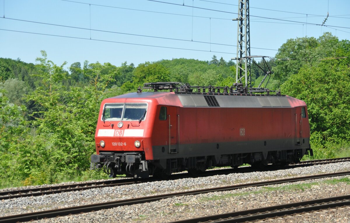 120 132-6 in Westerstetten am 05.06.2010.