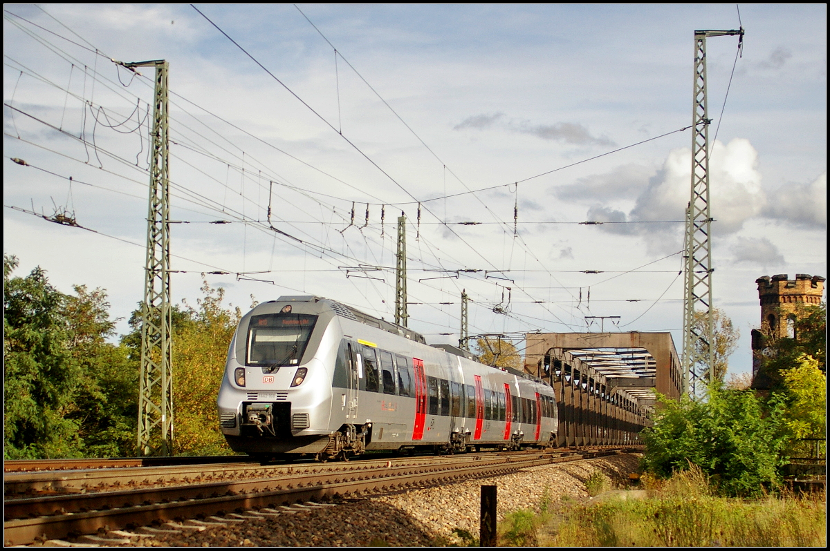 1442 168-9 der S-Bahn Mitteldeutschland war am 09.09.2017 als RE13 Magdeburg kurz hinter der Magdeburger Elbbrücke unterwegs