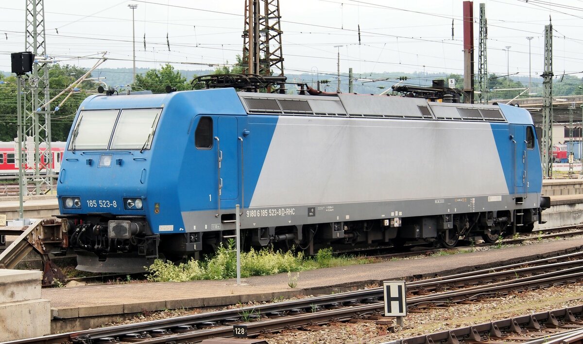 185 523-8 (91 80 6 185 523-8 D-RHC) in Ulm am 26.05.2015.