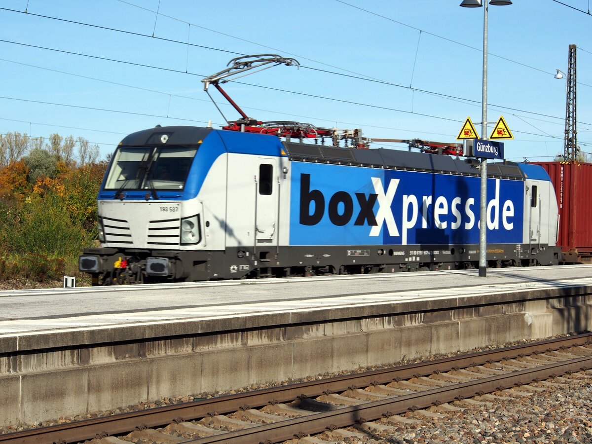 193 537 von Vetron boxXpress in Günzburg am 25.10.2020.