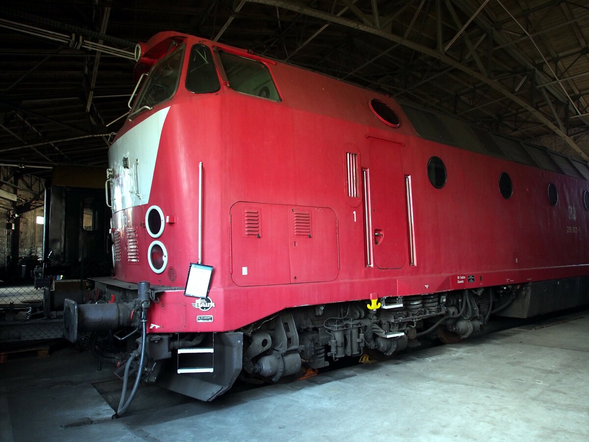219 003-1 im Sächsischen Eisenbahnmuseum in Chemnitz am 19.04.2017.