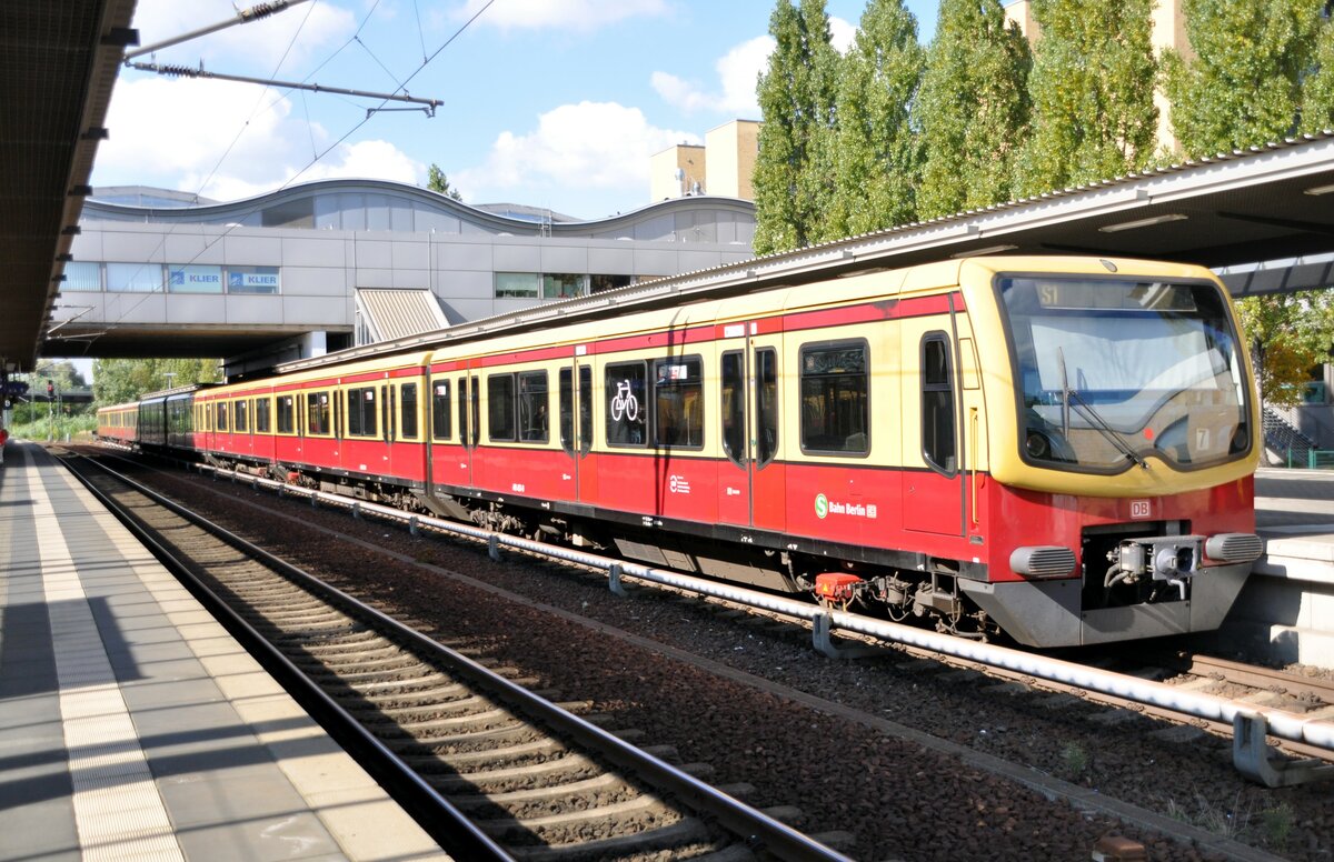 481 S-Bahn Berlin im Potsdamer Hauptbahnhof am 01.10.2013.