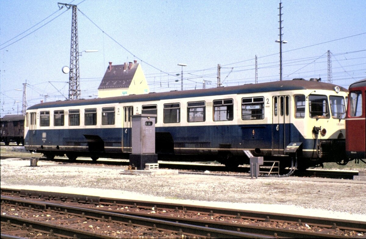 515 009-9 an der Ladestation in Donauwörth am 09.05.1981.