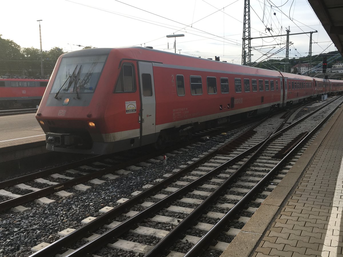 611 021 + 611 004 bei der Einfahrt in Ulm Hbf als Ire aus Neustadt (Schwarzw) im Juni 2017.