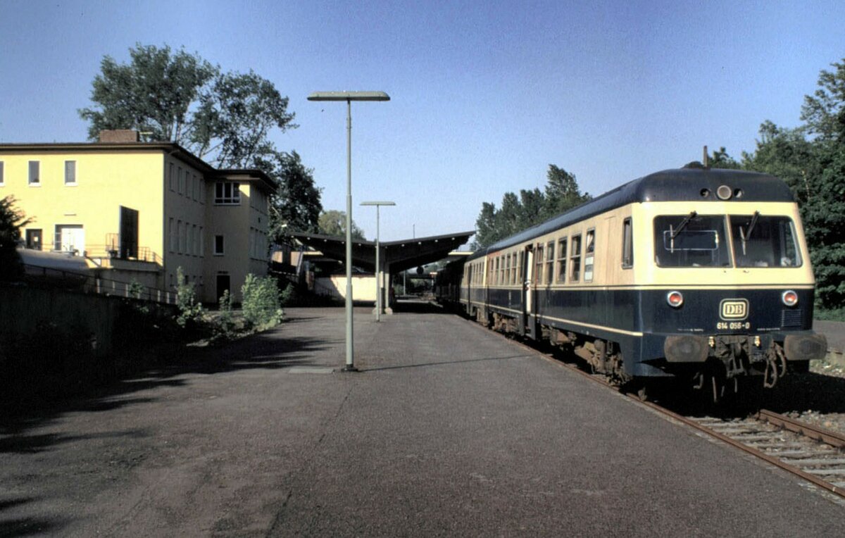 614 056-0 in Salzgitter-Lebenstedt im Juni 1989.
