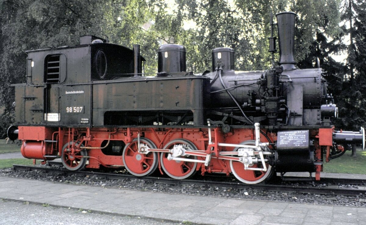 98 507 auf dem Sockel in Ingoldstadt am 30.08.1981.