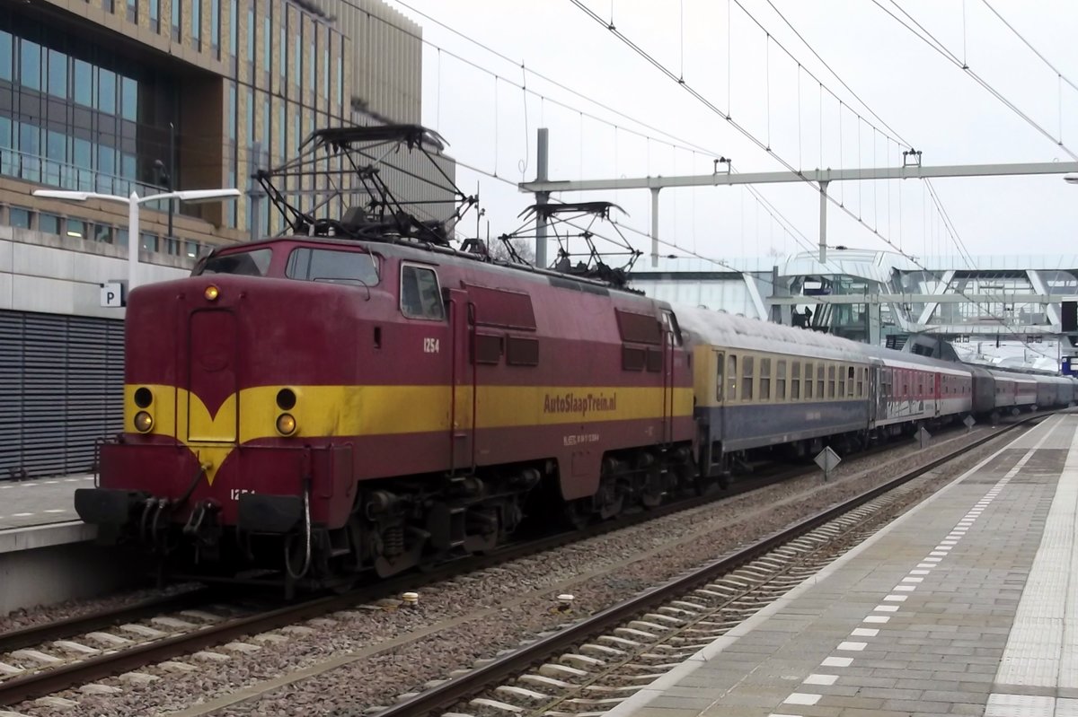 ACTS/EETC 1254 treft am 15 März 2015 in Arnhem Centraal ein.
