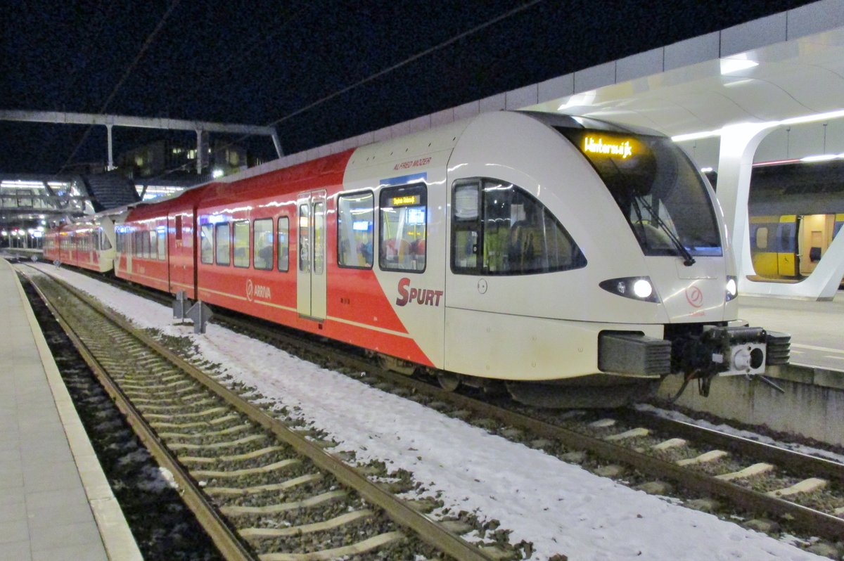 Am 10 Jänner 2017 steht Arriva 264 in Arnhem. 