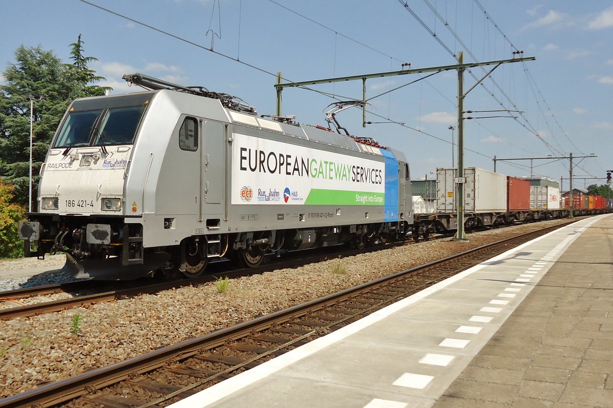 Am 10 Juni 2015 steht RTB 186 421 in Tilburg.