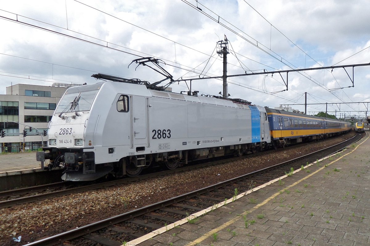Am 16 November 2016 hält 186 424 in Antwerpen-Berchem.