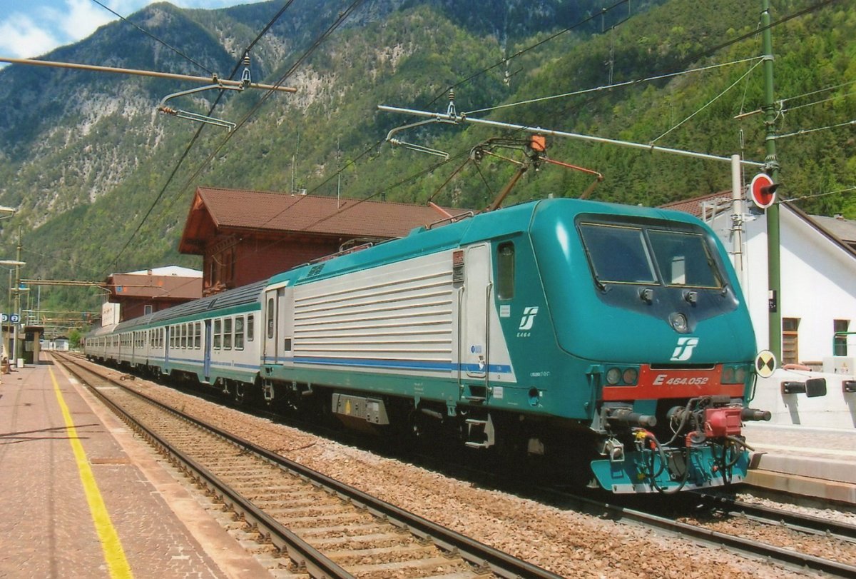 Am 19 Mai 2009 steht FS 464 052 in Fortezza.