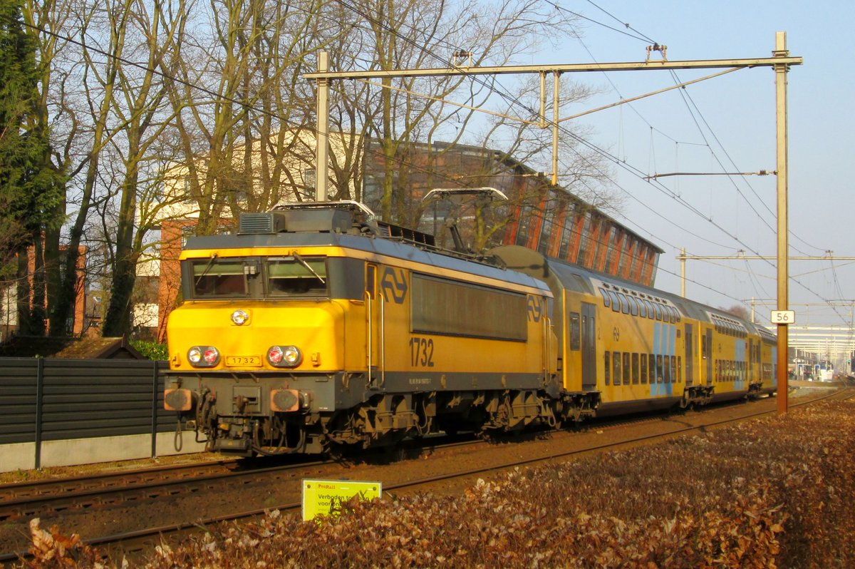 Am 22 Augustus 2015 verlässt NS 1732 Wijchen.