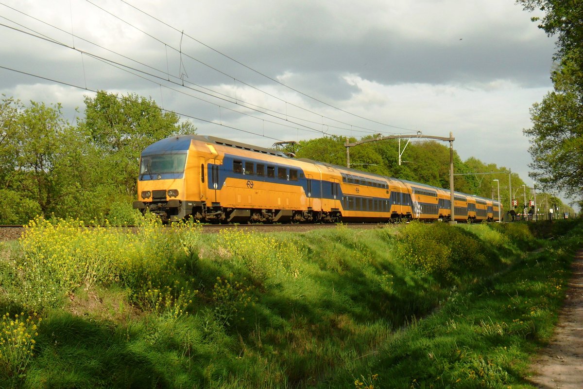 Am 24 April 2019 passiert NS 7646 Tilburg Oude Warande.