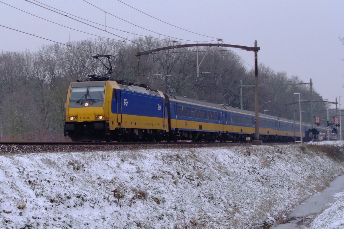 Am 24 Jänner 2019 durcheilt 186 021 Tilburg Oude Warande.