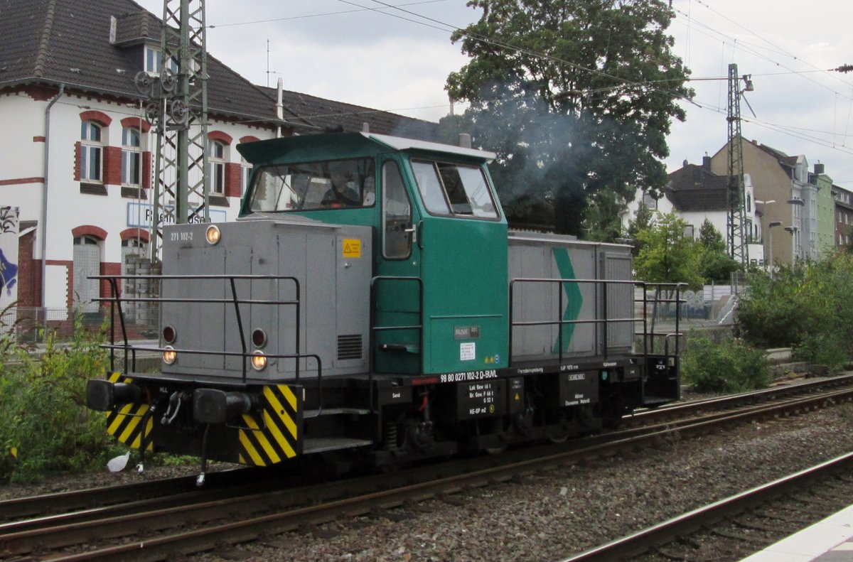 Am 27 Dezember 2016 lauft Vossloh 271 102 um in Rheinhausen.