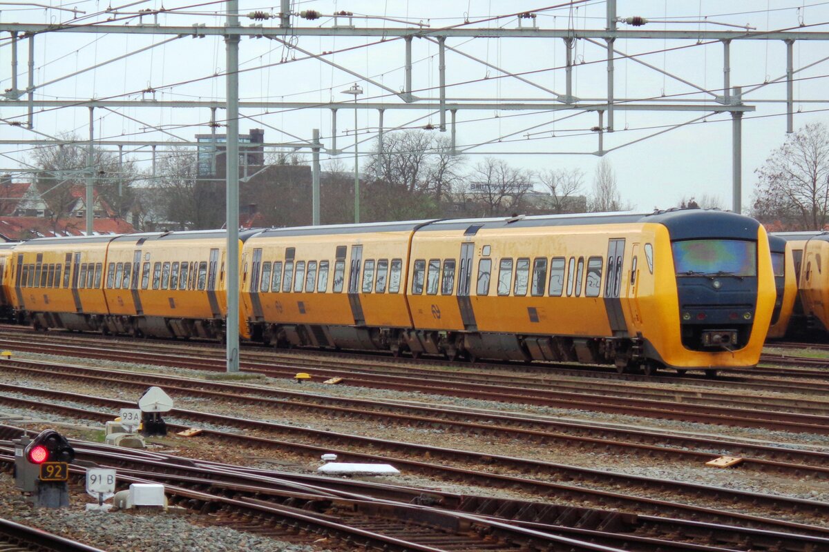 Am 28 März 2019 steht 3432 abgestellt in Nijmegen.