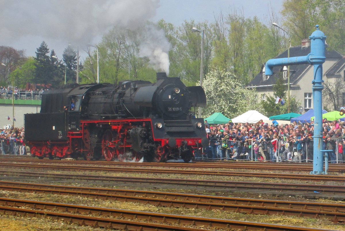 Am 30 April 2016 war 35 1019 in Wolsztyn. 