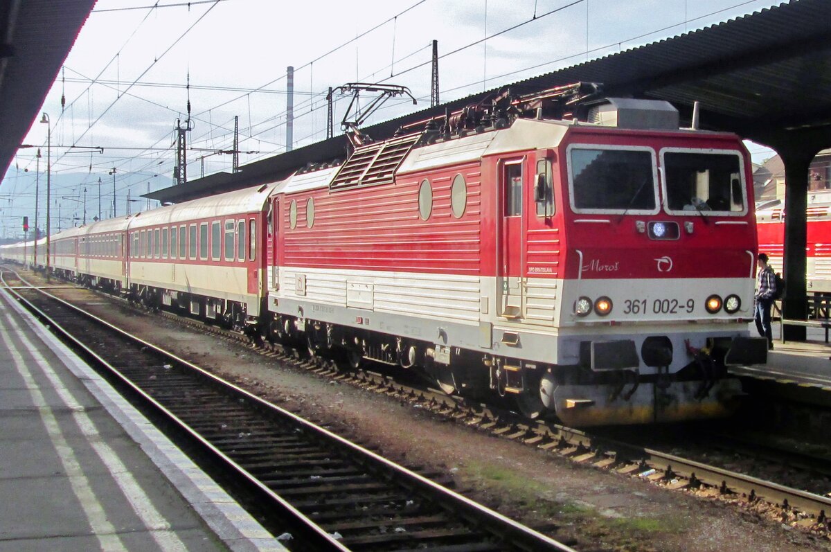 Am 30 Mai 2015 treft ZSSK 361 002 in Zilina ein.