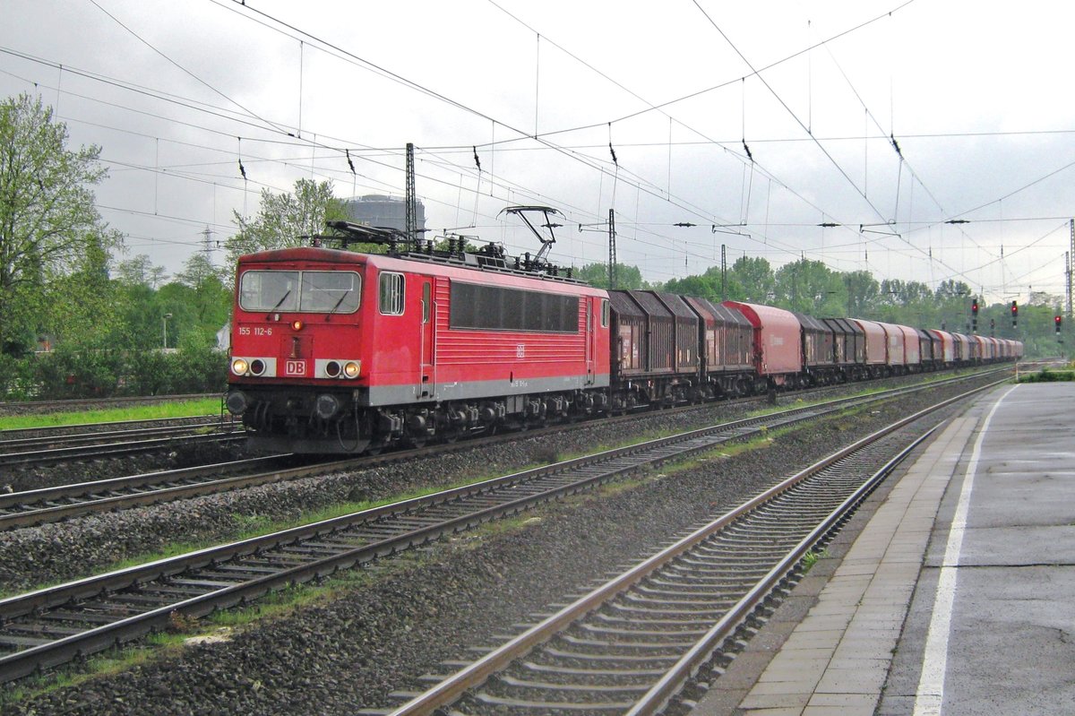 Am 8 April 2014 durchfahrt 155 112 Oberhausen Osterfeld Sd.