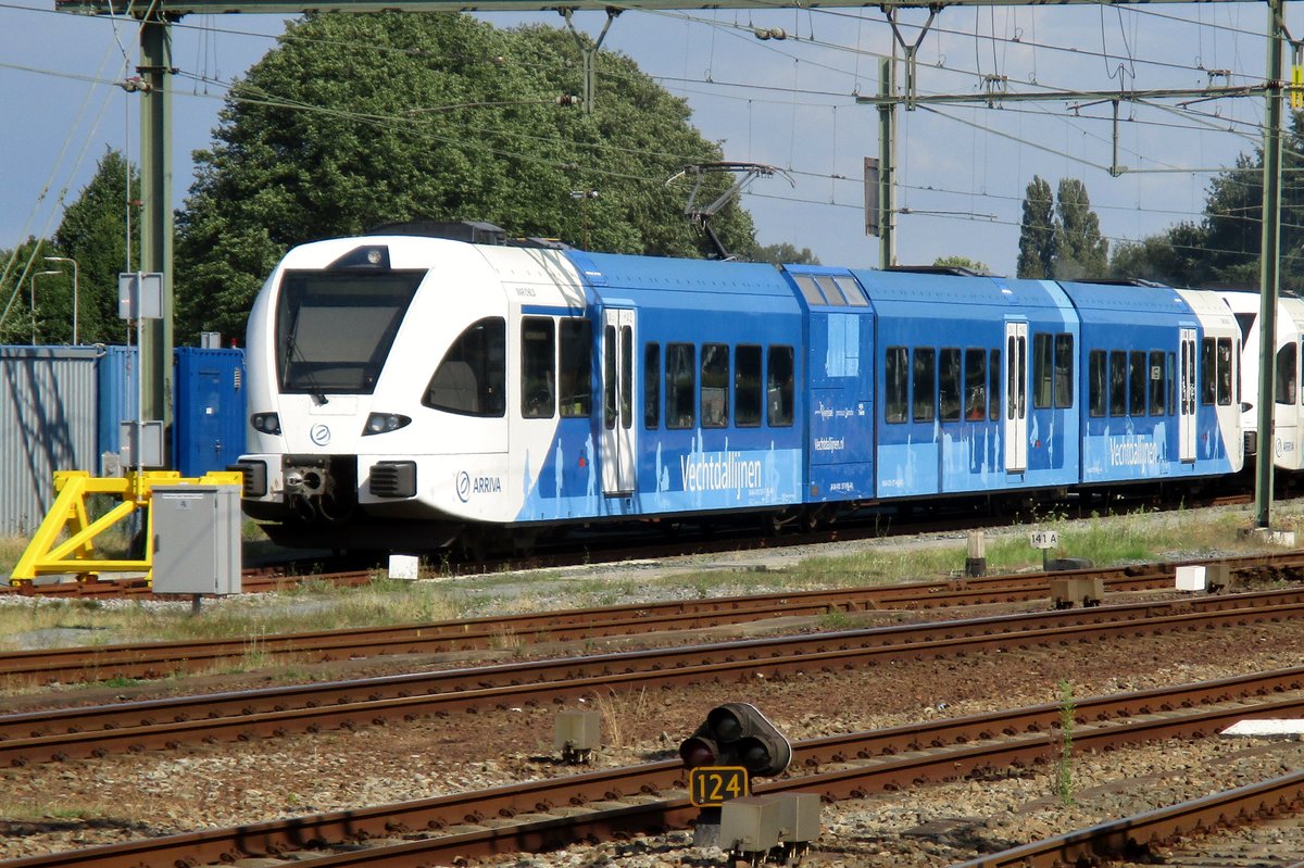 Arriva 518 ´WAR CHILD´ steht am 20 Juli 2017 abgestellt in Zwolle.