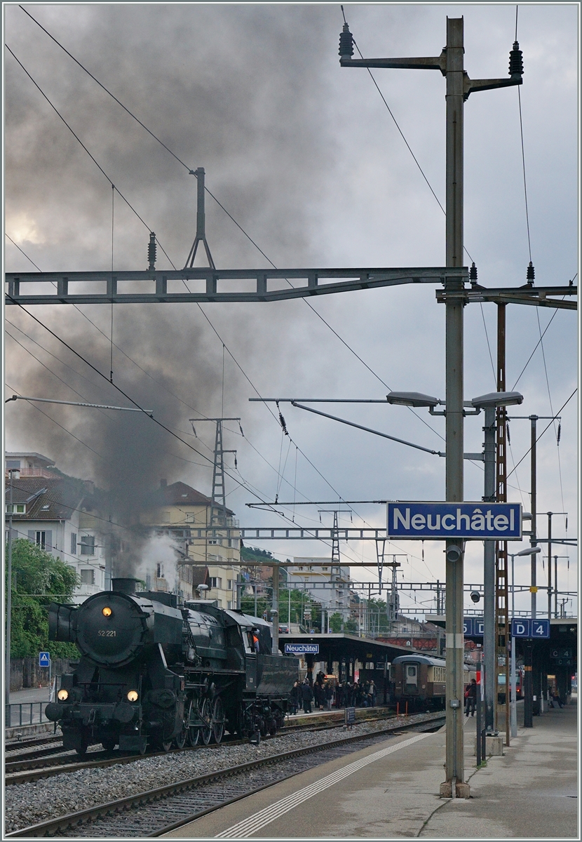 Auf dem Weg von st Sulpice nach Vevey muss die VVT 52 221 in Neuchâtel umsetzen.
14. Mai 2016 
