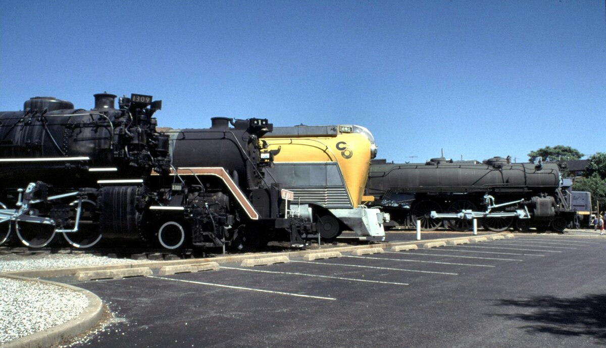Baltimore & Ohio Museum ausgestellte Lokomotiven in Baltimore am 28.05.1999. Zum Glück war nicht viel los, sonst waren die Parkbuchten mit Autos verstellt.