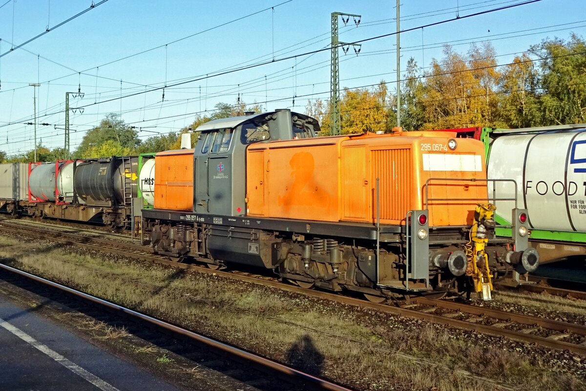Bocholter Eisenbahn 295 057 steht am 8 November 2019 in Emmerich.