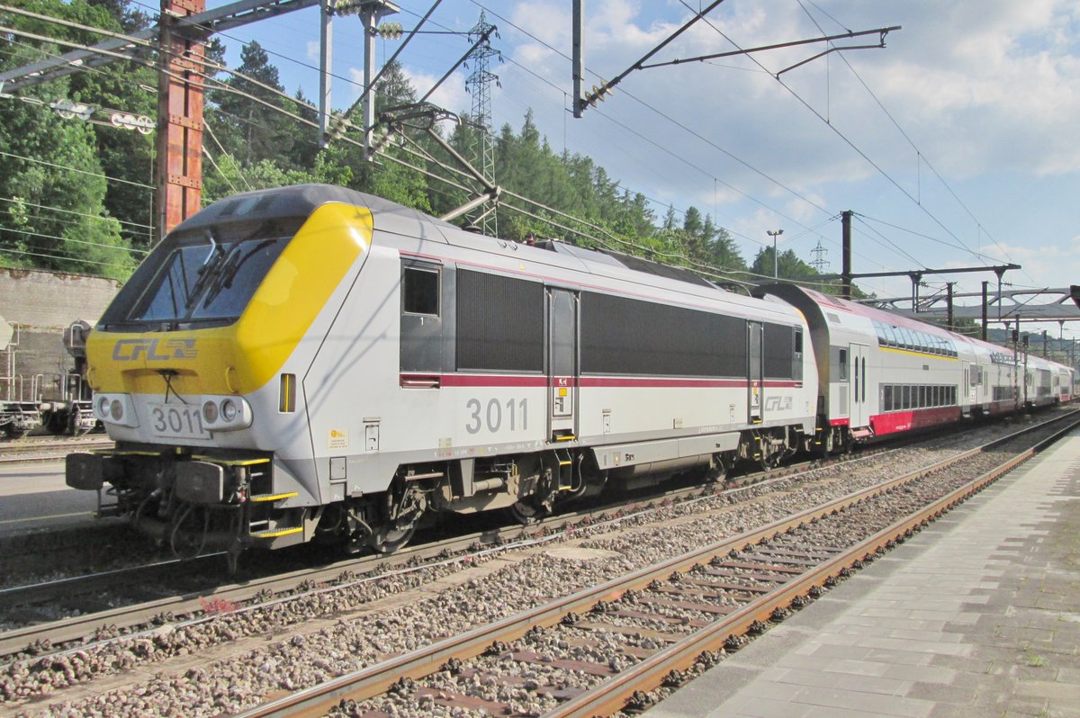 CFL 3011 verlässt am 8 Juni 2015 Esch-sur-Alzette.