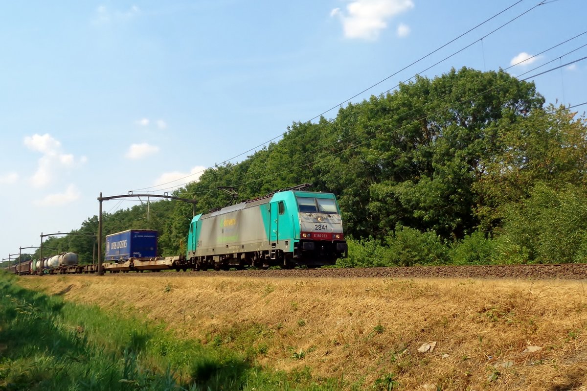 CoBRa 2841 passiert Tilburg Oude Warande am 28 Juli 2018. 