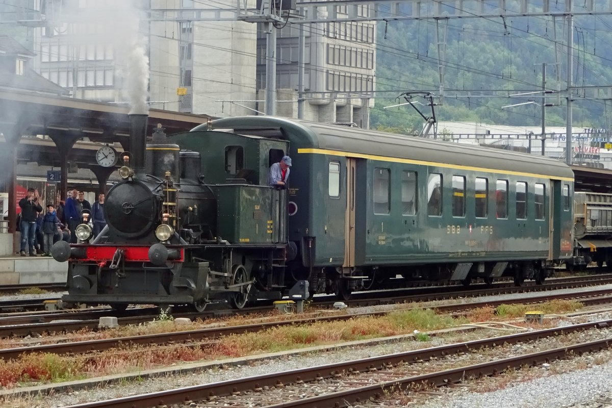 Dampfpendel mit SLM-1 in ein SBB 1.Klassewagen steht am 25 Mai 2019 ins Bahnhof von Brugg AG. 
