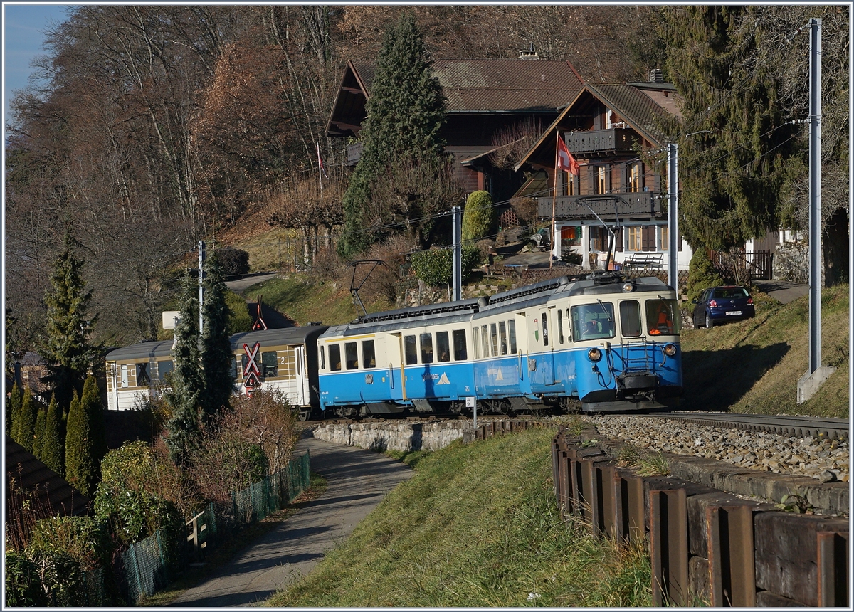 Der ABDe 8/8 4002 kurz nach Cherex mit der Regioanlzug 2224 von Montreux nach Zweisimmen.
8. Dez. 2016