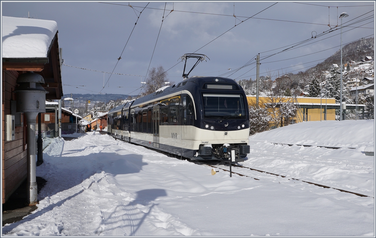 Der CEV MVR GTW ABeh 2/6 7502 beim Blonay-Chamby Bahnhof Blonay.
15. Jan. 2017