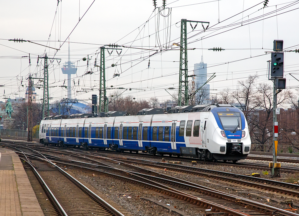 
Der ET 359 (94 80 9442 359-7 D-NXG) ein fünfteiliger Bombardier Talent 2 der National Express Rail GmbH (NX Rail), verlässt am 26.11.2016, als RB 48  Rhein-Wupper-Bahn  (Wuppertal-Oberbarmen – Wuppertal – Solingen – Köln Hbf), Umlauf RB 27843, den Bahnhof Köln Messe/Deutz in Richtung Höln Hbf. 

Der ET wurde 2015 von Bombardier Transportation GmbH in Hennigsdorf unter der Fabriknummer HEN 27136 für die National Express Rail GmbH gebaut.

